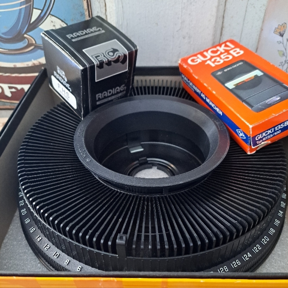 Adia Black Slide Tray with Gucki 135B